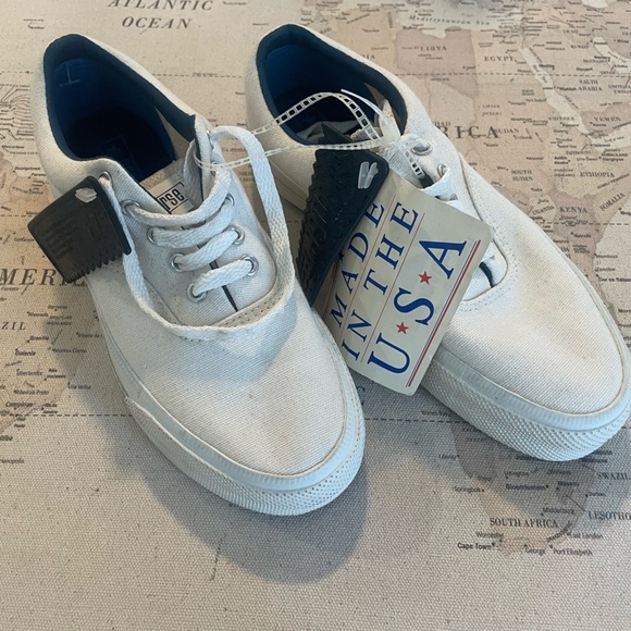 🆕Converse Deadstock Vintage Shoes Canvas Lace Up Size 5 NWT